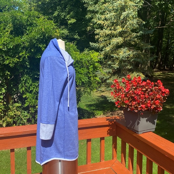 NWOT beautiful Tommy Bahama Denim look, hi low hem, see measurements in photos. - Picture 6 of 11